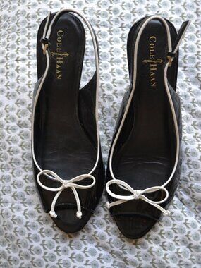 Cole Haan Black Patent Slingback Heels Peep Toe White Bow Trim Size 10B Classic